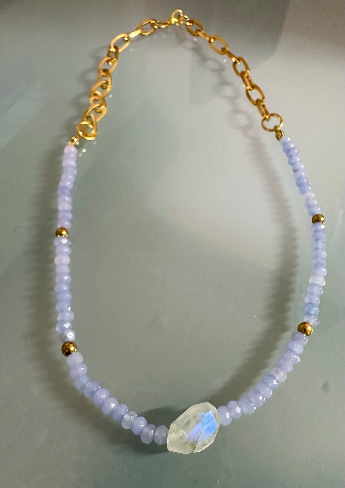 Mondstein Jade Kette